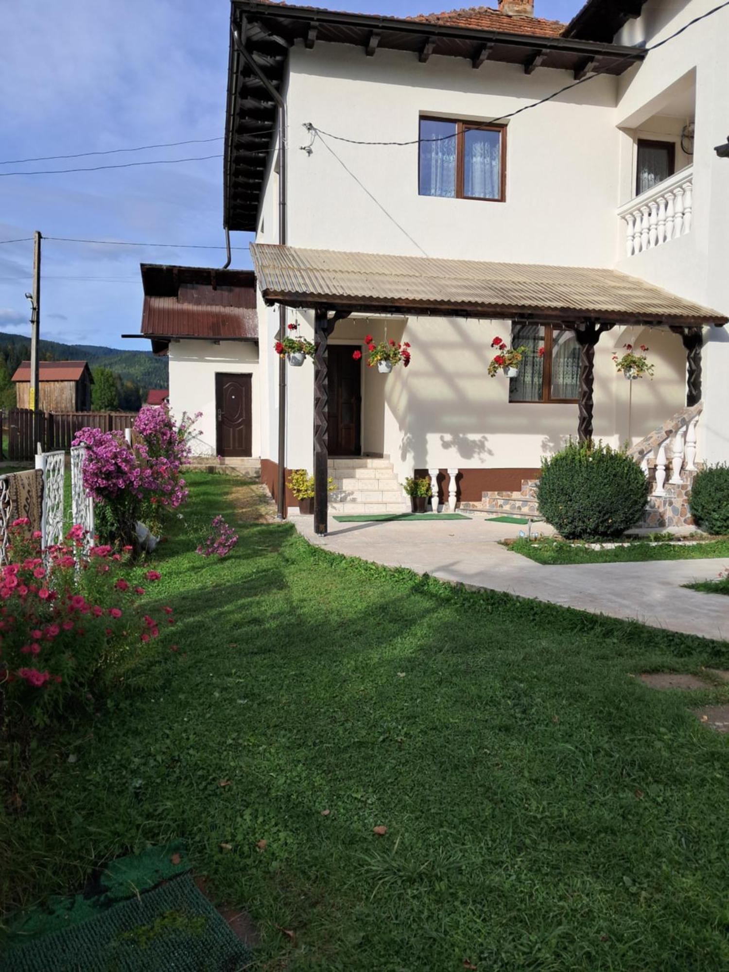 Отель Casa Ionescu Садова Экстерьер фото