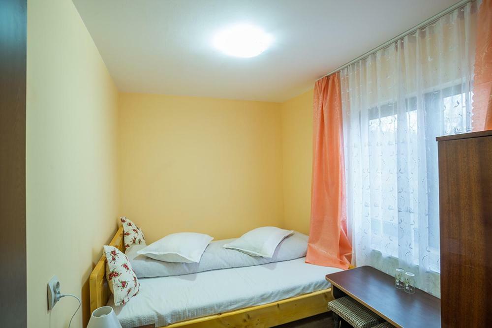 Отель Casa Ionescu Садова Экстерьер фото