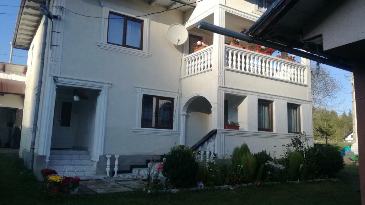 Отель Casa Ionescu Садова Экстерьер фото
