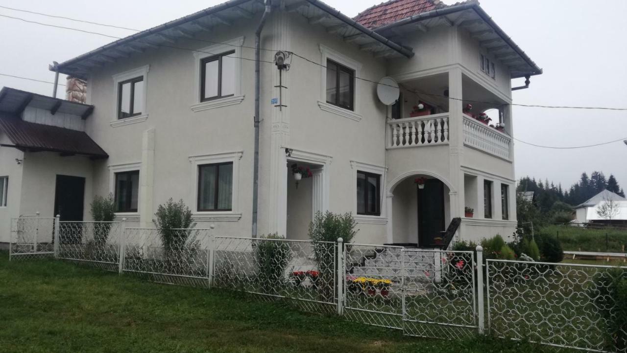 Отель Casa Ionescu Садова Экстерьер фото
